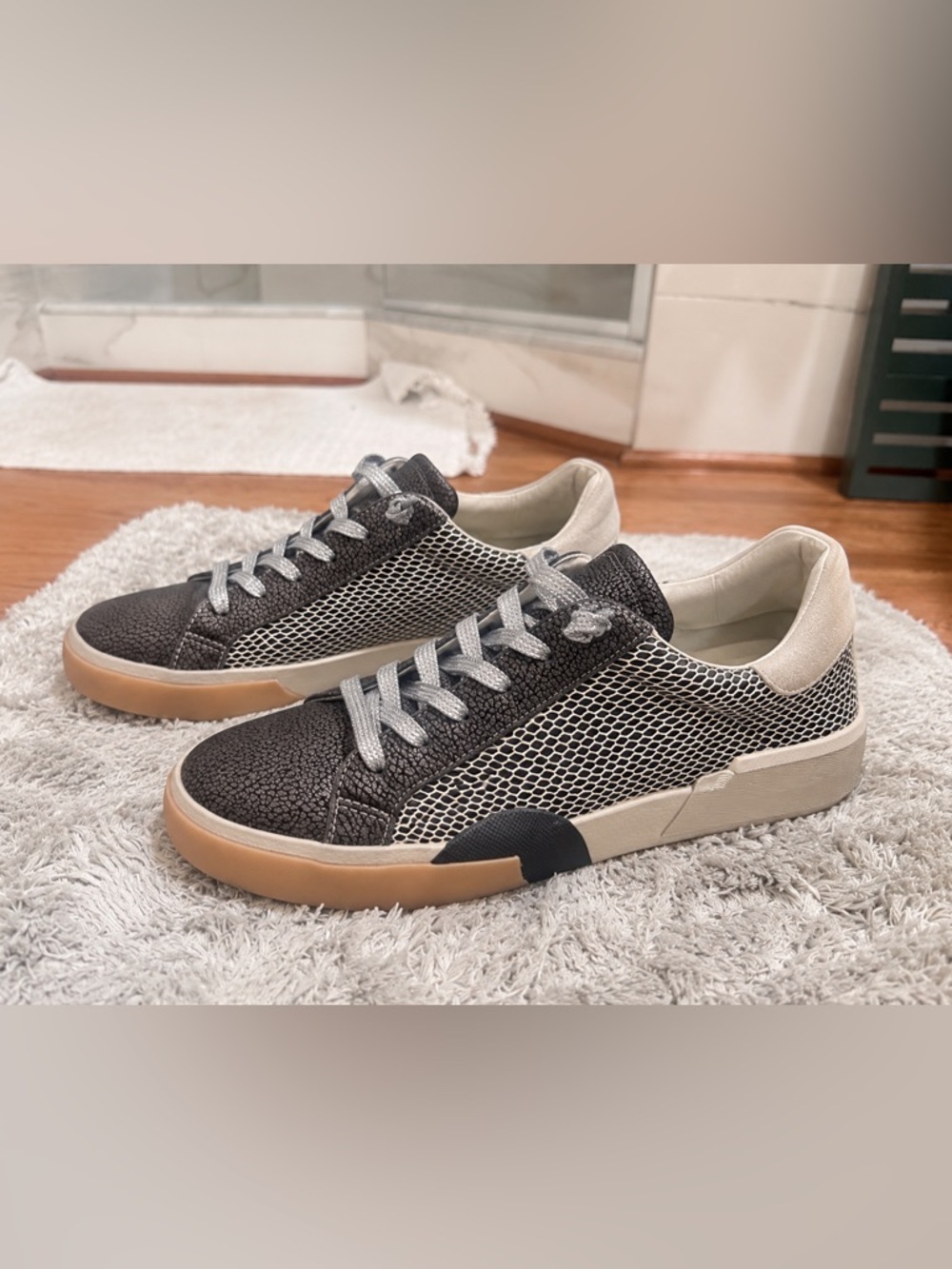 Dolce Vita Zina Lace Up Sneakers Sz 7.5
